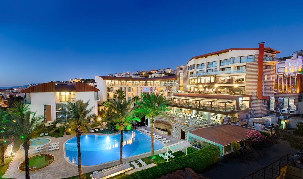 Piril Hotel Thermal&Beauty Spa Cesme Bagian luar foto